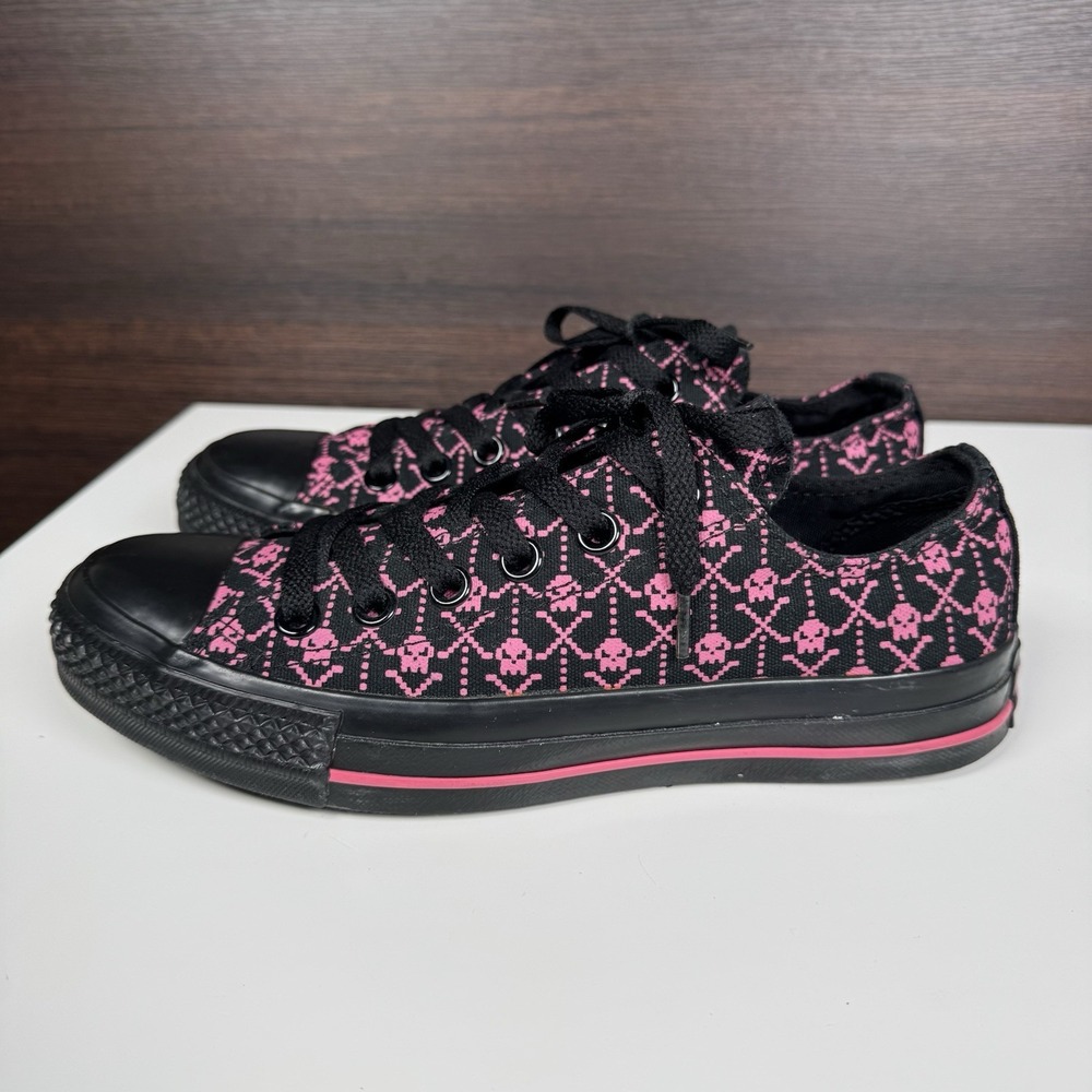 VTG Converse 8-Bit Skull Cross Bones Console Game Black Pink - Men's 5 Women's 7